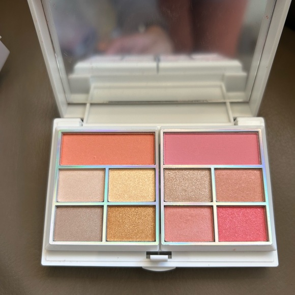 Claire's Daybreak Eyeshadow Palette - Pink, Orange, Gold - Picture 13 of 15